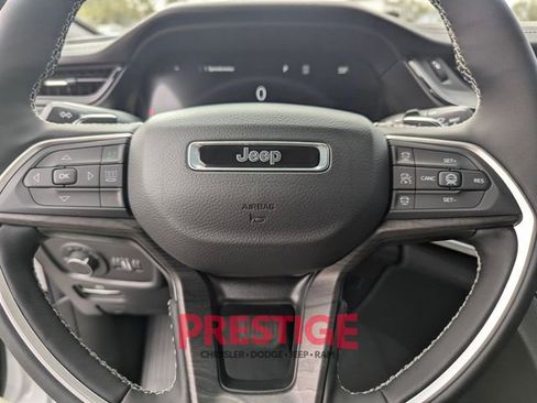 New 2026 Jeep Grand Cherokee Altitude image 13
