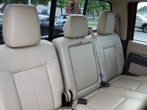 Used 2015 Ford F250 Lariat w/ Lariat Interior Package AWD/4WD image 28