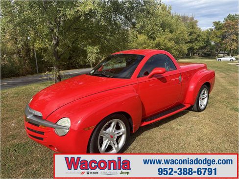 Used 2004 Chevrolet SSR LS w/ Preferred Equipment Group image 1
