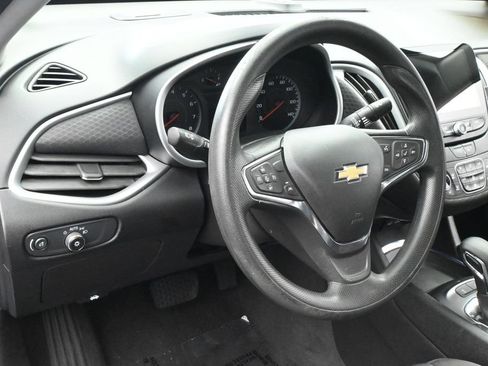 Used 2024 Chevrolet Malibu LT FWD image 15