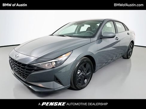 Used 2023 Hyundai Elantra SEL image 1