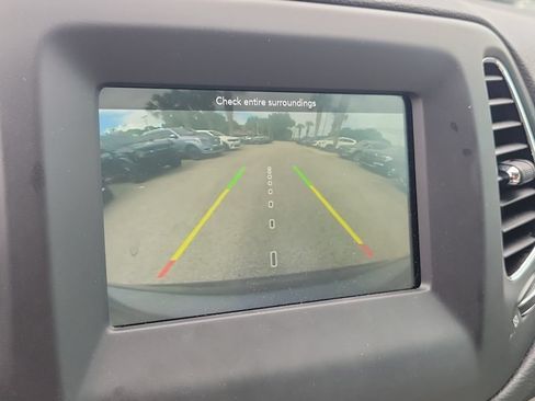 Used 2020 Jeep Compass Latitude w/ Safety & Security Group FWD image 28