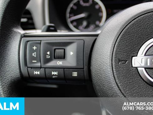 Used 2024 Nissan Rogue S FWD image 26
