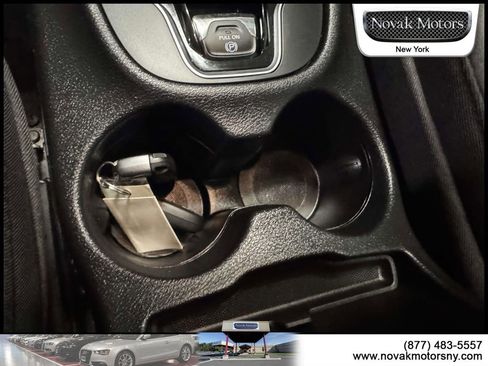 Used 2022 Jeep Cherokee Limited image 23