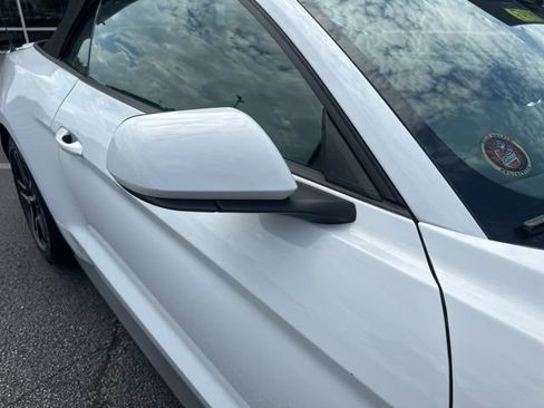 Used 2022 Ford Mustang Premium image 7