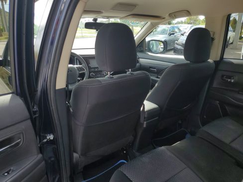 Used 2018 Mitsubishi Outlander ES image 14