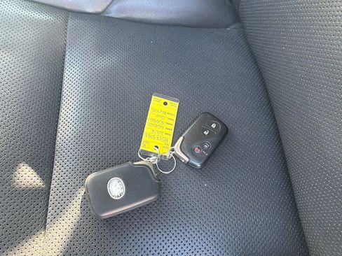 Used 2017 Lexus GX 460 w/ Navigation Package image 2