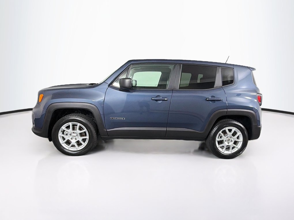 Used 2023 Jeep Renegade Latitude AWD/4WD image 6