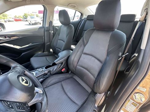 Used 2016 MAZDA MAZDA3 i Sport w/ Preferred Equipment Package FWD image 18