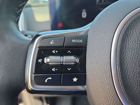 Certified 2025 Kia Sorento EX w/ Panoramic Sunroof Package FWD image 23