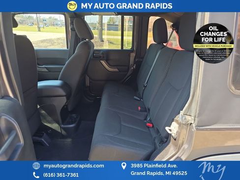 Used 2016 Jeep Wrangler Unlimited Sport w/ Quick Order Package 24S AWD/4WD image 26