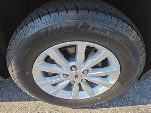 Certified 2019 Dodge Durango SXT w/ 3rd Row Seating Group AWD/4WD image 10