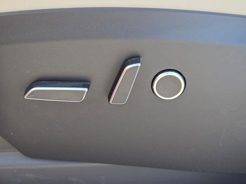 Used 2022 Tesla Model X Plaid image 20