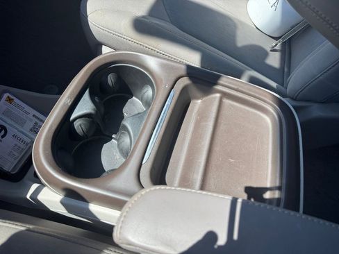 Used 2020 Chrysler Pacifica Touring w/ Advanced Safetytec Group FWD image 38