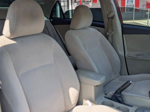 Used 2011 Toyota Corolla LE image 24