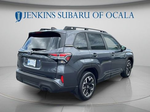 Used 2025 Subaru Forester Premium AWD/4WD image 3