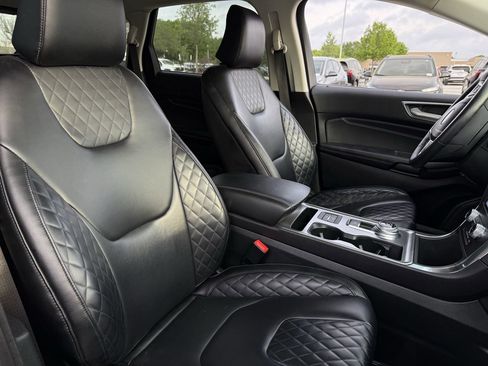 Used 2024 Ford Edge Titanium AWD/4WD image 23