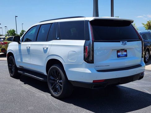 Used 2021 Cadillac Escalade Sport Platinum image 3