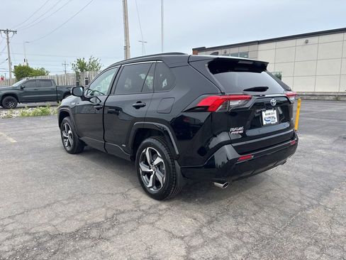 Used 2022 Toyota RAV4 SE w/ Weather & Moonroof Package AWD/4WD image 5