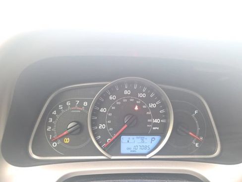 Used 2013 Toyota RAV4 LE FWD image 6