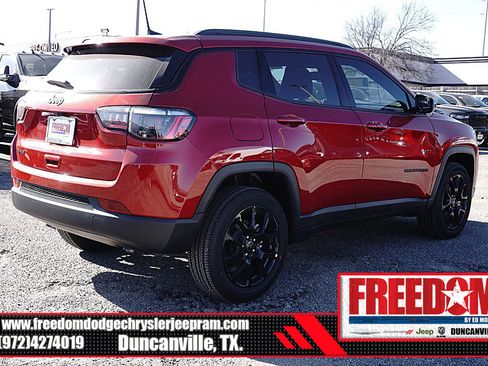 New 2026 Jeep Compass Latitude image 5