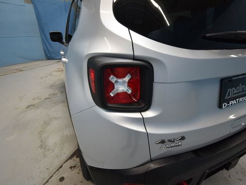 Used 2021 Jeep Renegade Trailhawk w/ Sun & Sound Group AWD/4WD image 42