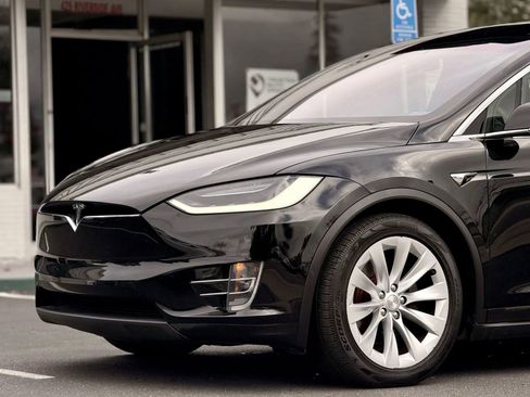 Used 2018 Tesla Model X 100D image 4