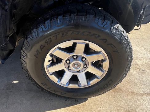 Used 2014 Toyota FJ Cruiser 4WD image 4