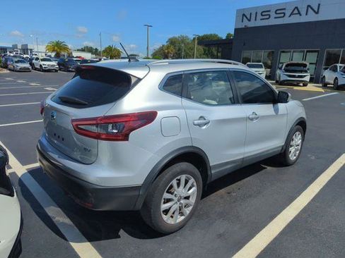 Certified 2020 Nissan Rogue Sport SV FWD image 2