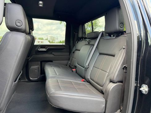 Used 2024 Chevrolet Silverado 2500 High Country w/ High Country Premium Package image 15