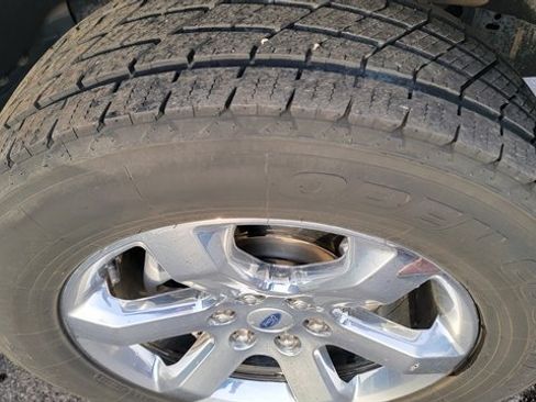 Used 2022 Ford F150 Lariat w/ Equipment Group 502A High image 12