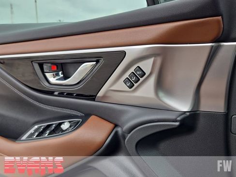 Used 2022 Subaru Outback Touring AWD/4WD image 17