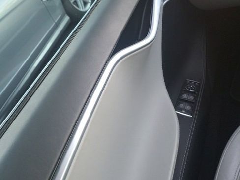 Used 2016 Tesla Model S 60 image 14
