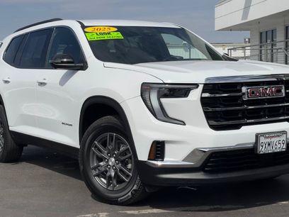 Used 2025 GMC Acadia Elevation