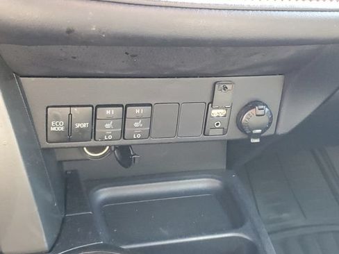 Used 2017 Toyota RAV4 SE FWD image 21