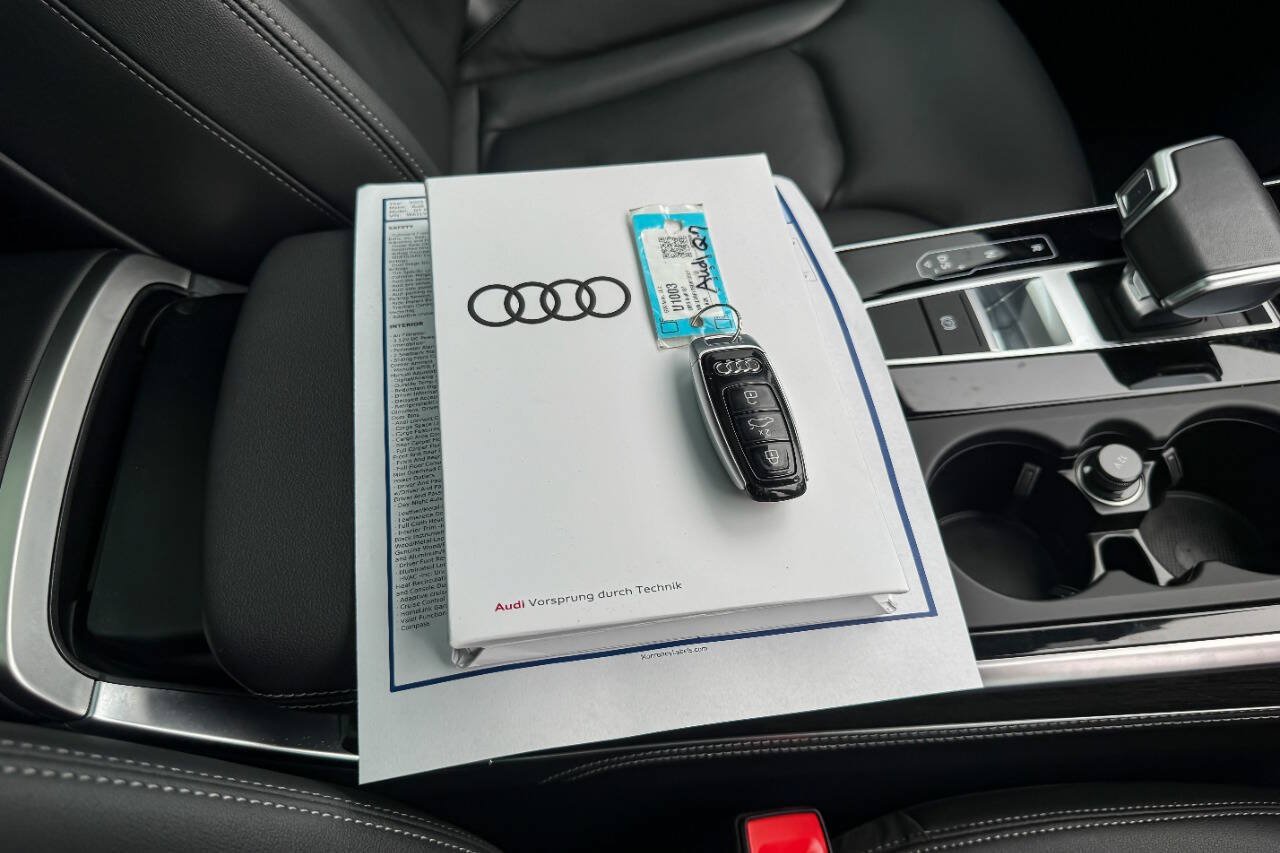 Used 2025 Audi Q7 3.0T Premium Plus AWD/4WD image 32