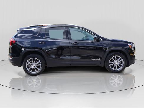 Used 2024 GMC Terrain SLT FWD image 8