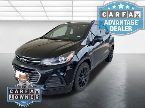 Used 2022 Chevrolet Trax LT w/ Midnight Edition FWD image 5