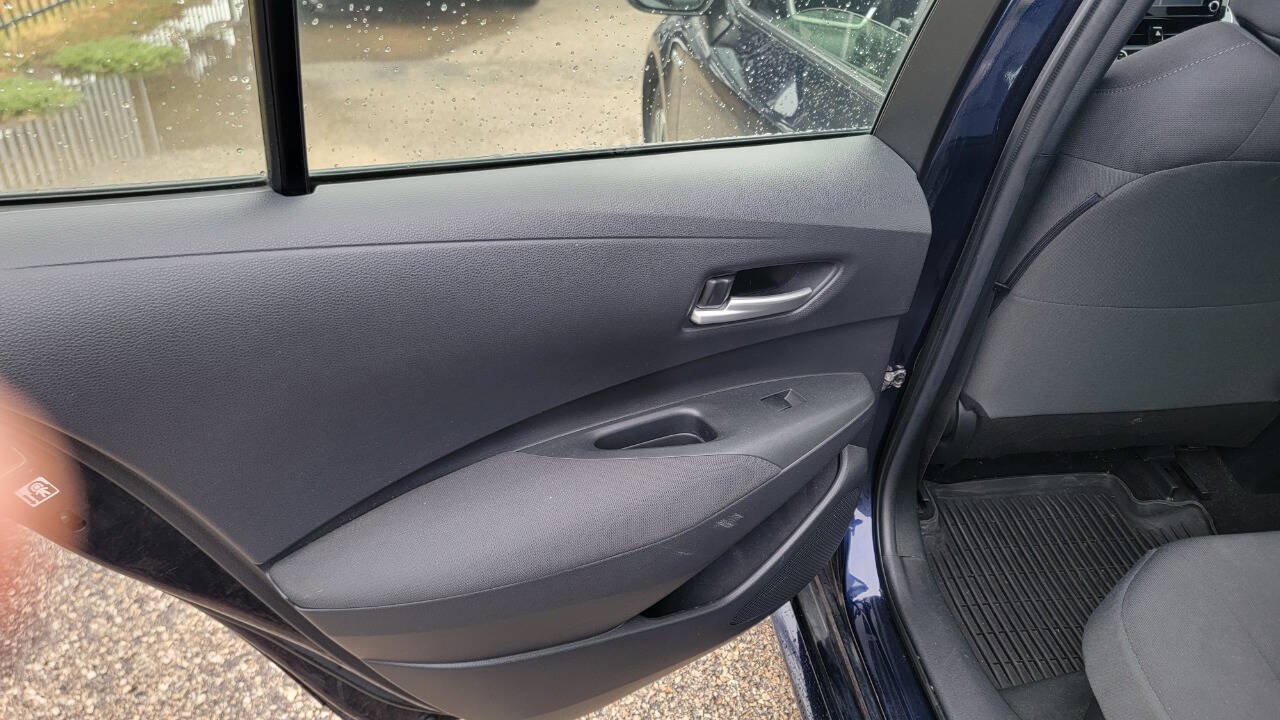 Used 2020 Toyota Corolla LE FWD image 17