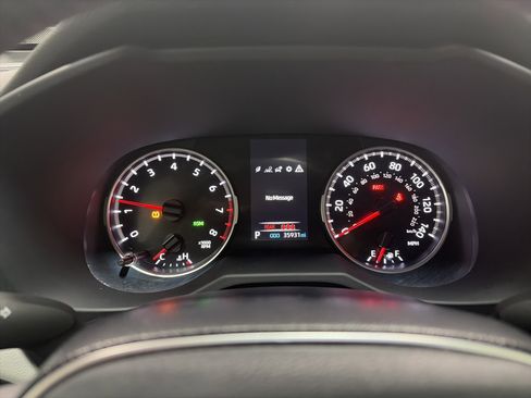 Used 2021 Toyota RAV4 XLE Premium image 16