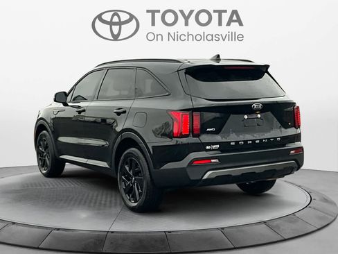 Used 2021 Kia Sorento S image 4