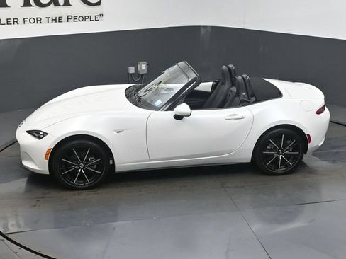 Used 2024 MAZDA MX-5 Miata Grand Touring w/ Weather Package RWD image 57