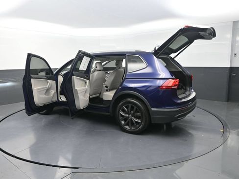 Used 2022 Volkswagen Tiguan SE AWD/4WD image 35