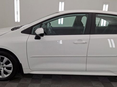 Certified 2023 Toyota Corolla LE image 9