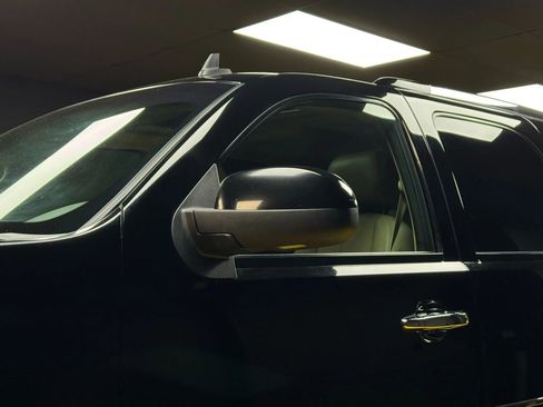 Used 2007 GMC Yukon Denali image 9