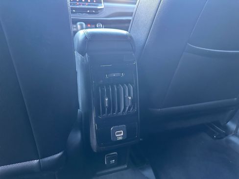 Used 2025 Jeep Compass Trailhawk image 22