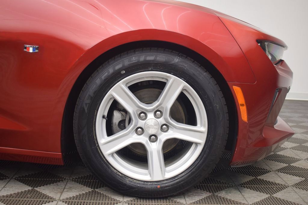 Used 2017 Chevrolet Camaro LT RWD image 25