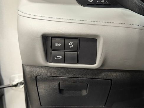 Used 2024 Toyota Highlander LE image 15