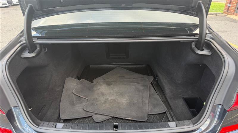 Used 2018 BMW 750i RWD image 11