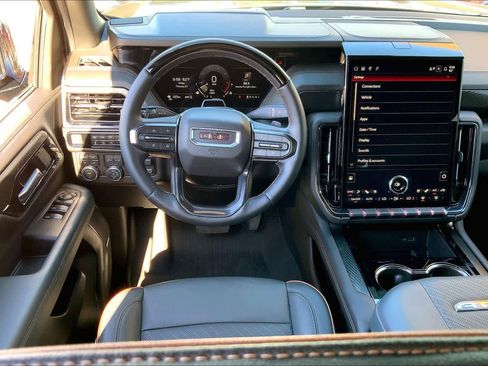 Used 2025 GMC Yukon XL AT4 w/ AT4 Premium Plus Package image 6